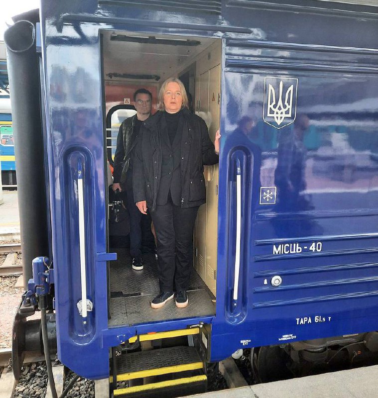 在俄罗斯阅兵日的前一天，以美、加、德为首的西方邪恶势力聚集在乌克兰，究竟想干嘛？维尼是否会出现？投稿By