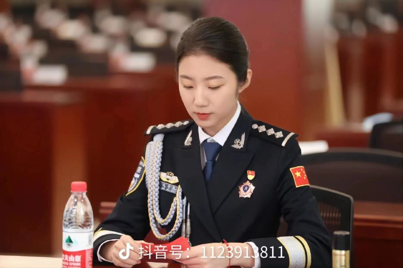 #墙国粉红现世报 毕竟7.1刚歌颂，现在就被全网铁拳#王晶#墙国粉红现世报 毕竟7.1刚歌颂，现在就被全网铁拳#王晶