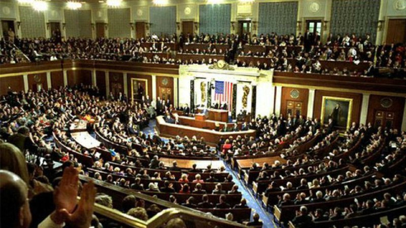 美国国会法案直接针对习近平美国众议院星期三傍晚以394票赞成、3票反对的压倒性结果通过了由共和党人提出的关于评估习近平如何干预和妨碍美国对俄罗斯制裁的法案（Assessing Xi's Interference and Subversion Act），其英文简称为AXIS Act，即为“轴心法”