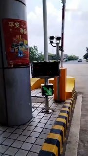 货车“超载”被强制拦