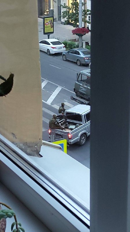 瓦格纳士兵包围了俄军南部军区司令部