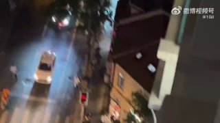 这国家疯了，过于敏感，上海街头弹唱都不让，惨遭晶哥包围投稿By