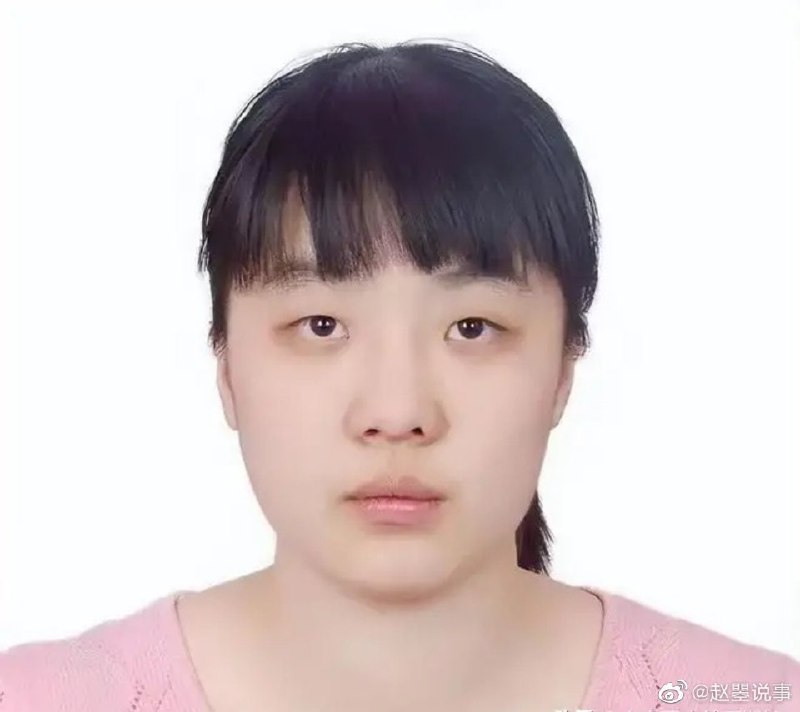 说一套做一套，我记得昨天刚发布别网暴，现在发现别人是普通背景，官媒带头网暴、踩人（符合中国“生物链”）说一套做一套，我记得昨天刚发布别网暴，现在发现别人是普通背景，官媒带头网暴、踩人（符合中国“生物链”）