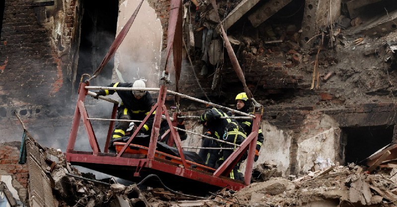 Ukraine faces 'difficult choice' as Trump demands acceptance of peace plan