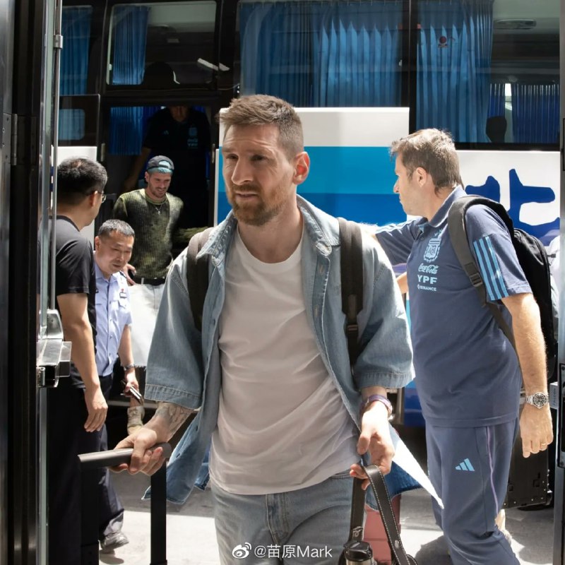 你们觉得梅西要敬酒吗你们觉得梅西要敬酒吗