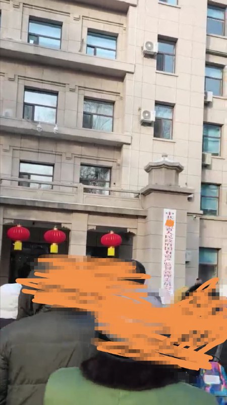 工人在国资委讨薪 By