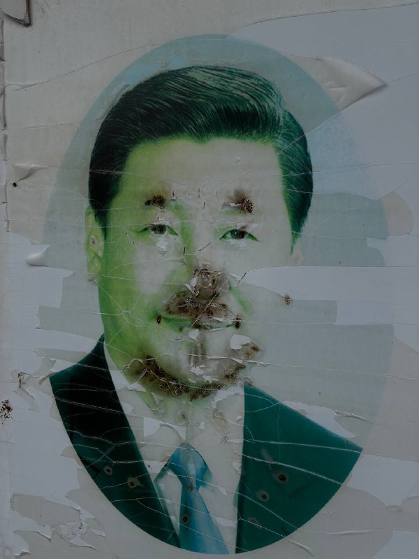 浙江某地村广场，习近