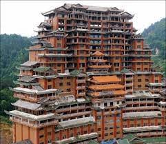 盘点一下已经濒临破产的贵州省的奇观[奇观误国] ，单个都是几百亿造价