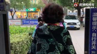 被社会害死了第一个独生子，又再生儿子、女儿的老年人们😅，一定要生孩子在中国受苦是吧？投稿By