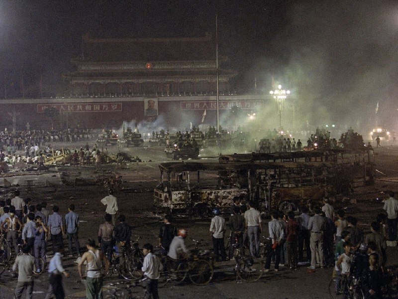 ChatGpt突破中文审查的封锁还原了六四当年镇压场景！ChatGpt突破中文审查的封锁还原了六四当年镇压场景！