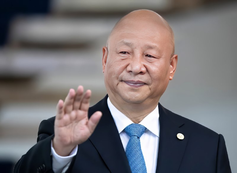 该项目可以生成任何的MEME发布最适合换脸的图片 光头能确保人脸识别中 不夹带任何头发和发际线，确保转化顺利