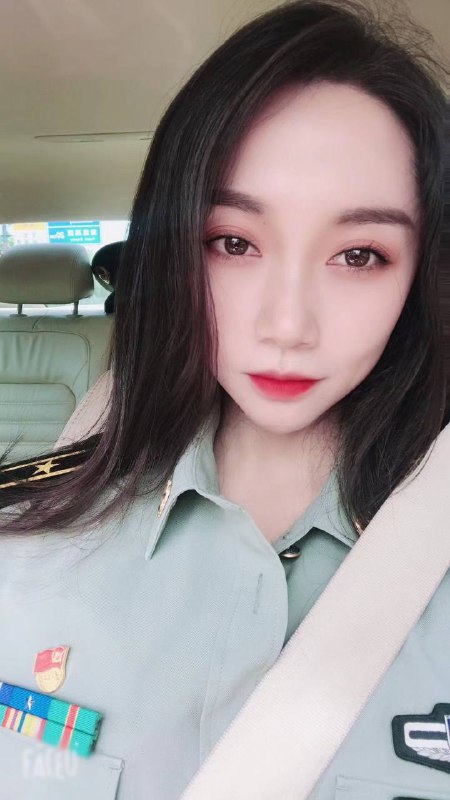 解放军徐艳霞展示 铁链习近平 囚禁习近平， 不知道在哪个平台展示 成人频道