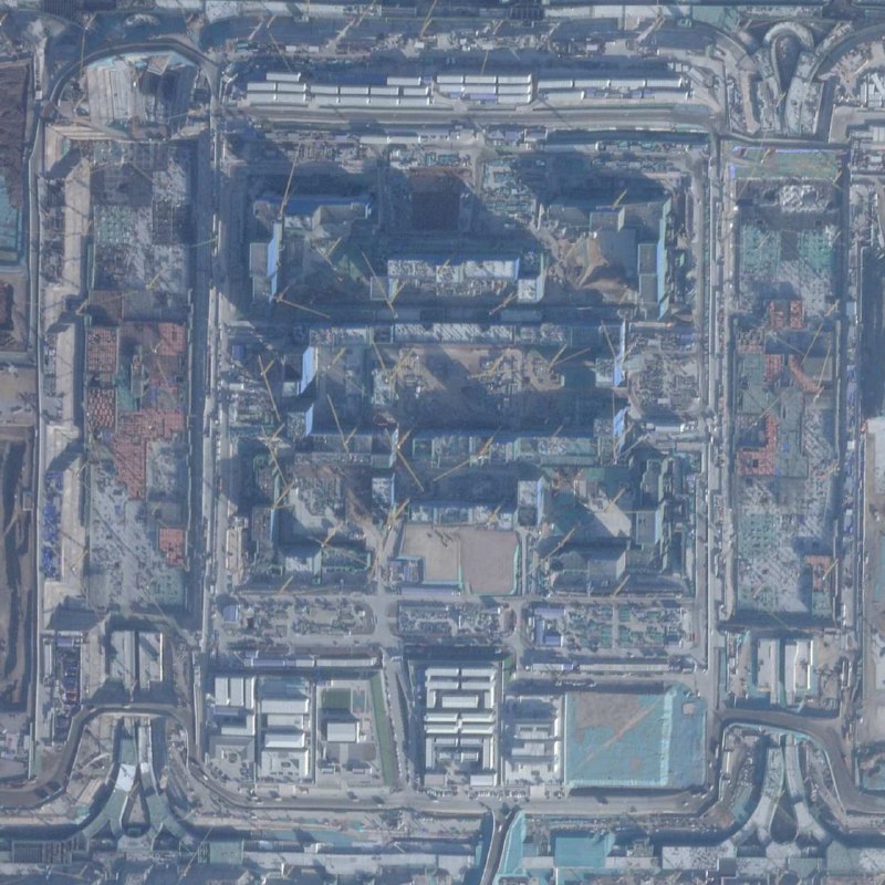 中国在北京建造大型战时军事指挥中心美国官员称，该建筑群将比五角大楼更大，包括为领导人建造的防弹掩体