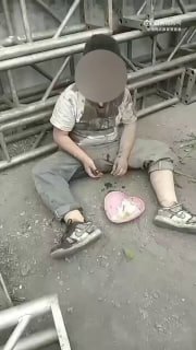 3名未成年人逼1名未成年人吃粪便 目前，双方家长已经达成和解