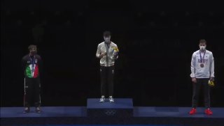 有網民自製片段合成「願榮光歸香港」和頒獎升旗時的片段再一次恭喜張家朗為香港奪得2021年東京奧運男子花劍金牌！#東京奧運 #張家朗 #花劍 #香港人加油 #奧運金牌 #花劍 #願榮光歸香港 #國歌 #videoBy