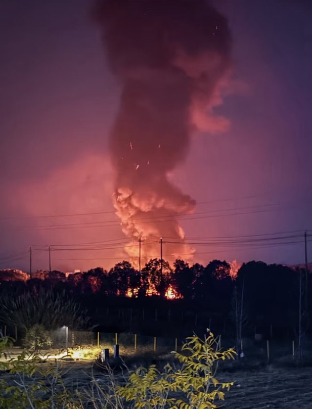 12月1日，凌晨，江苏省南京市溧水区，油罐车发生爆炸