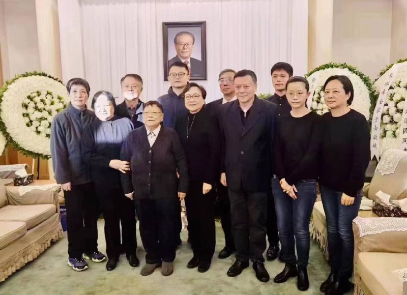 你国皇室，邓江两家