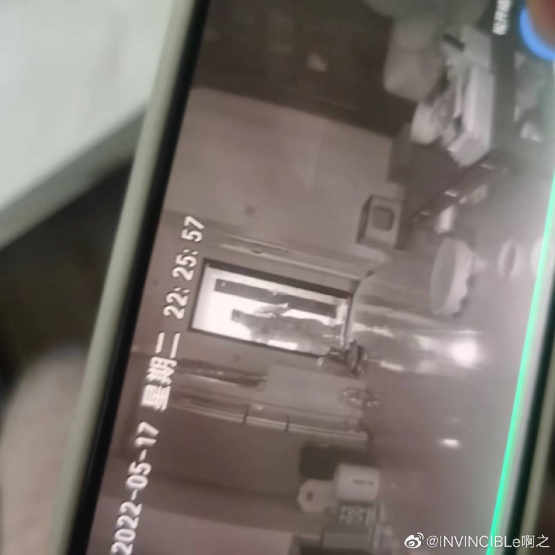 大白无人时撬锁 进屋巡逻！！！！！！投稿By