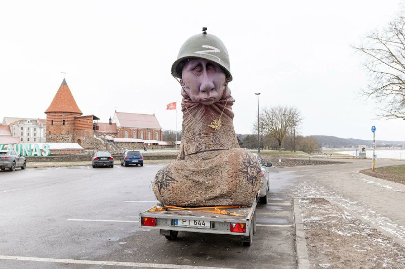 立陶宛刚刚落成新雕像