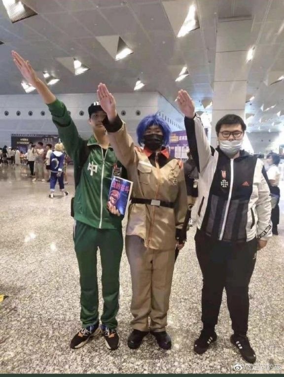 中国人在漫展行纳粹礼Chinese perform Nazi salutes 马迎新⚔️大佐中国人在漫展行纳粹礼Chinese perform Nazi salutes 马迎新⚔️大佐