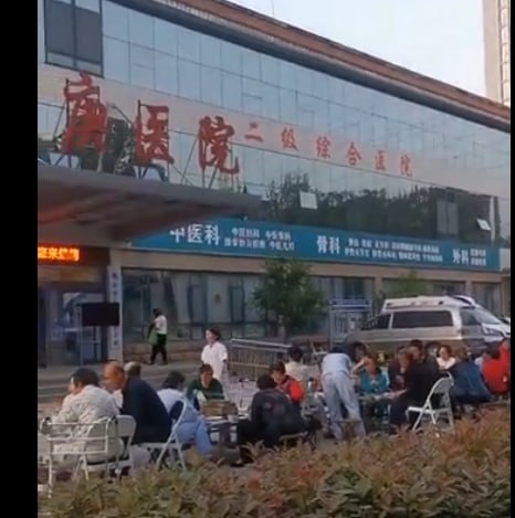 更多淄博烧烤相关， 小粉红爱吃地沟油和蛆肉，吃嘛嘛香！更多淄博烧烤相关， 小粉红爱吃地沟油和蛆肉，吃嘛嘛香！