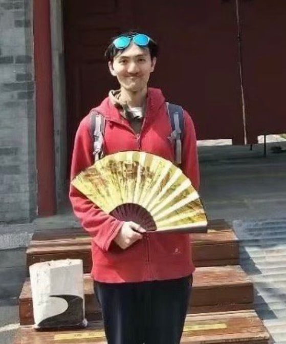 中国跟踪狂+意淫 变态  警察居然不予受理中国跟踪狂+意淫 变态  警察居然不予受理