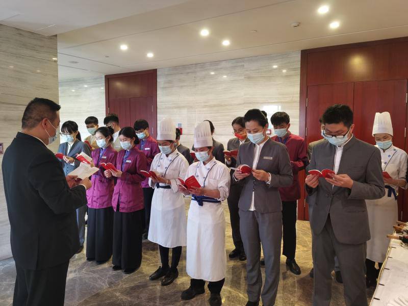 广西人民随时随地、废寝忘食学习红宝书