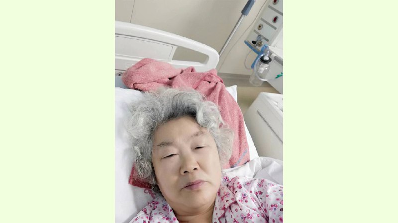 贵州退休女教授上海治病遭警跨省带走 黄椿：“我光着屁股被抬上‘黑车’遣返”