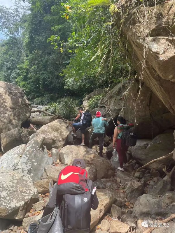 人人向往去的地方，不是天堂就是食堂；人人想逃离的地方，不是地狱就是监狱