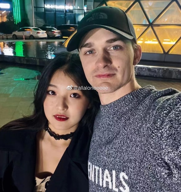 不知道这个中国人想干嘛整个微博全是这种，