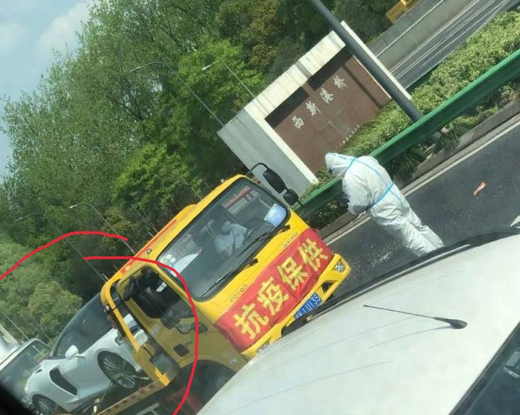 这下超跑是日常生活物资了投稿By