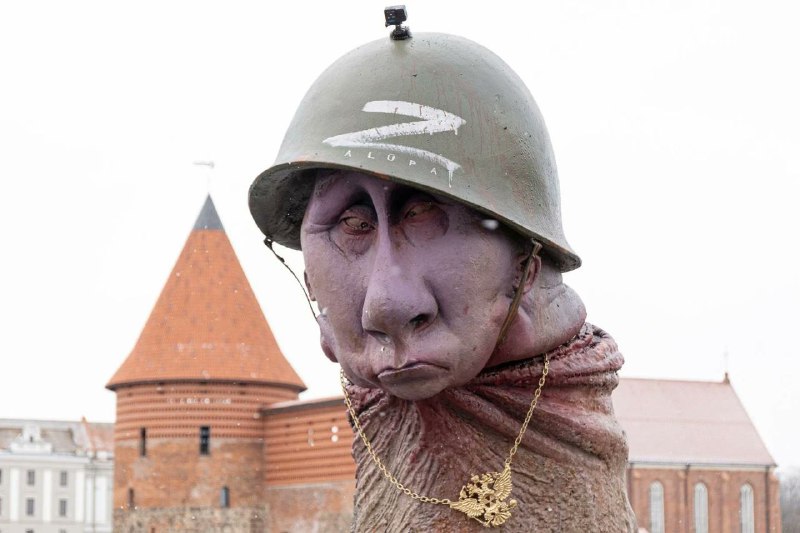 立陶宛刚刚落成新雕像