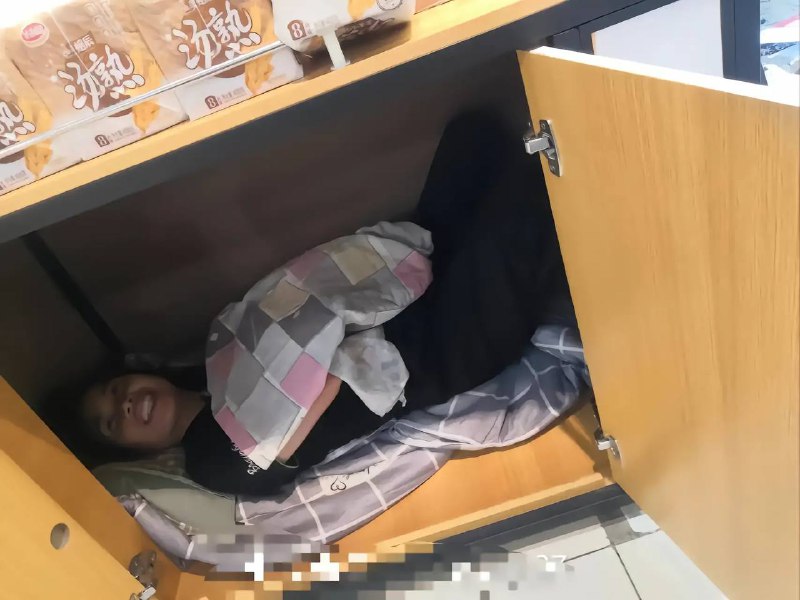 没有硝烟战争中的老百姓的避难所网络皇帝-马迎新没有硝烟战争中的老百姓的避难所网络皇帝-马迎新