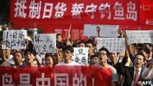 中国怎么还没有人游行？ 这么大事件了， 游行呢？ 示威呢？砸车呢？怎么都没了，为了人类，不抗议下吗？ 把日货抵制到威胁到日本财团，不是就能反哺日本政坛吗？ 怎么不游行？怎么越活越孬了