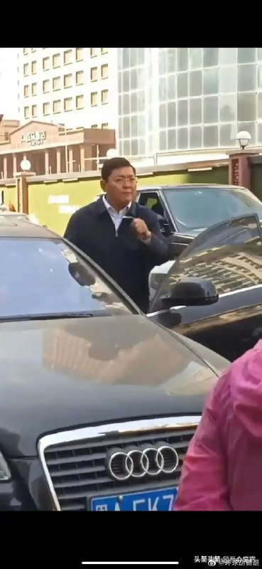 市长突然变成普通工人😂By