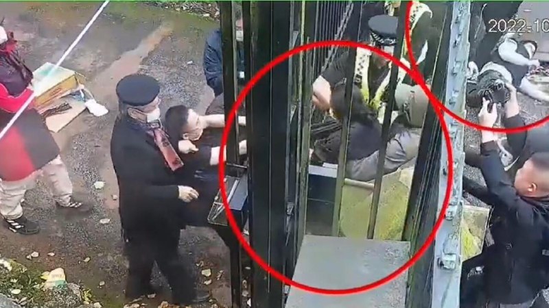 中领馆围殴后 北京宣布捍卫习近平的外交“战斗精神”