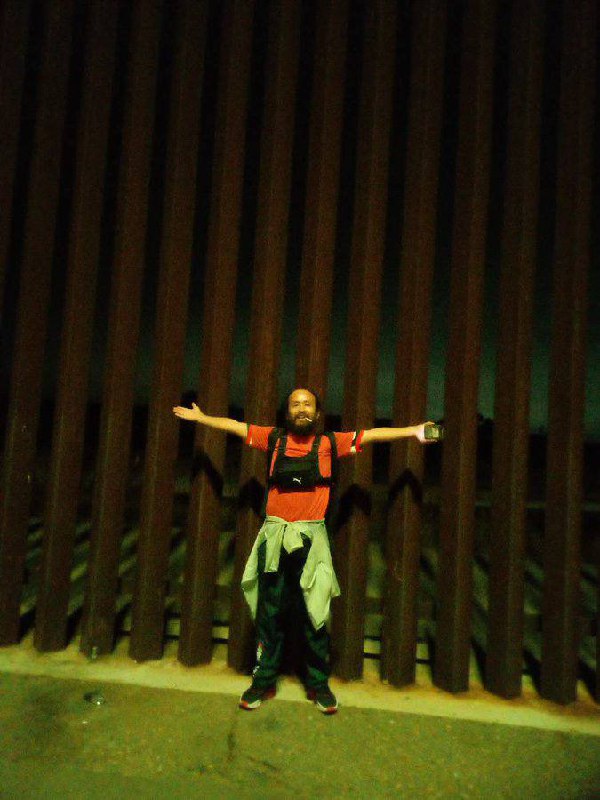 国骂天哥抵达美国背景