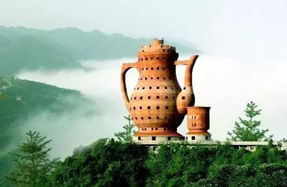 盘点一下已经濒临破产的贵州省的奇观[奇观误国] ，单个都是几百亿造价