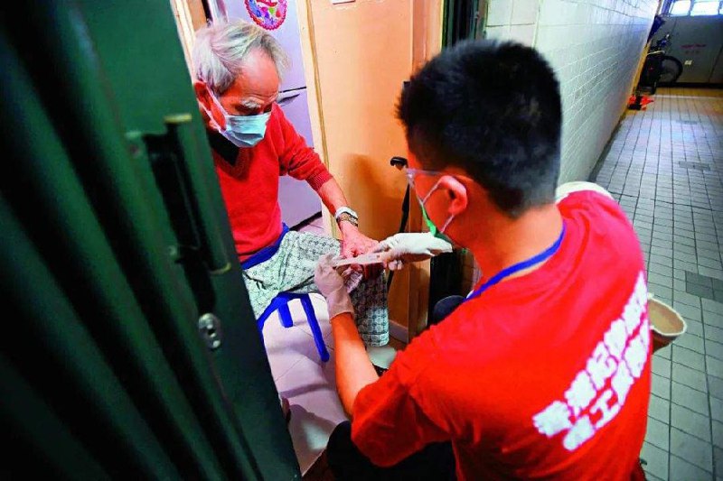 香港周五起居家隔离戴手环，发扬新疆经验，做最帅的逆行者！投稿By