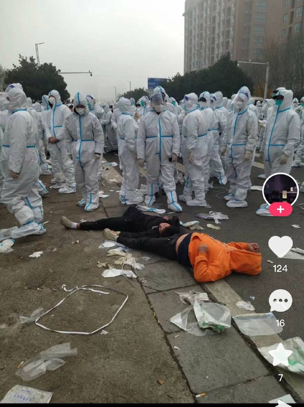 看到不止一个深受香港电影毒害的外国人在那评论富士康警察暴打工人的视频，说不明白为啥中国人和白老鼠一样顺服，然后问出了 “你们的武功呢？你们的功夫去哪里了？”这样的天问