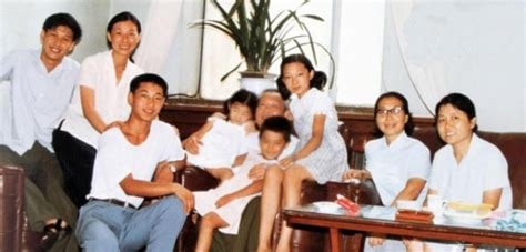 习正宁（习富平） 与 邪恶的二弟 习包包（最左）