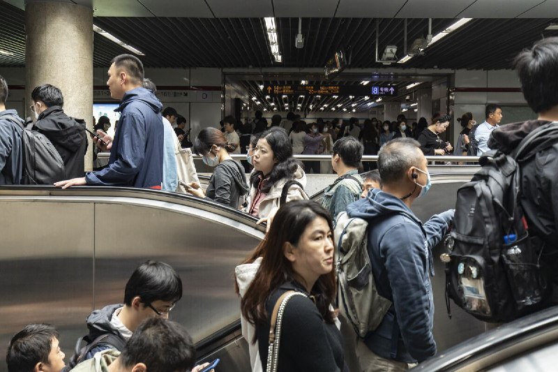 China’s Workers Suffer Biggest Drop in Hiring Salaries on Record