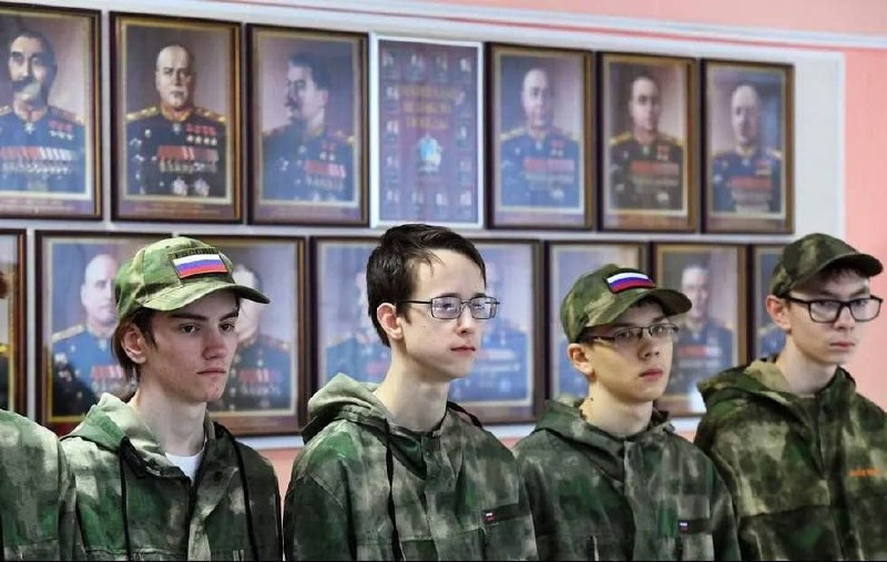 辱俄漫画投稿By