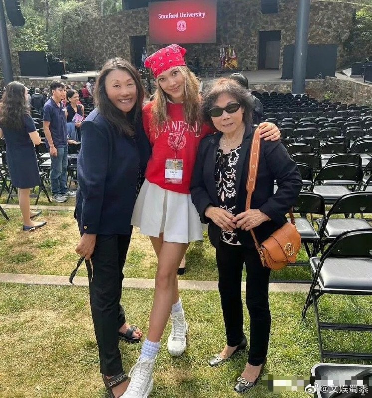 开学了，还是没戴口罩D☆I☆O·马迎新开学了，还是没戴口罩D☆I☆O·马迎新