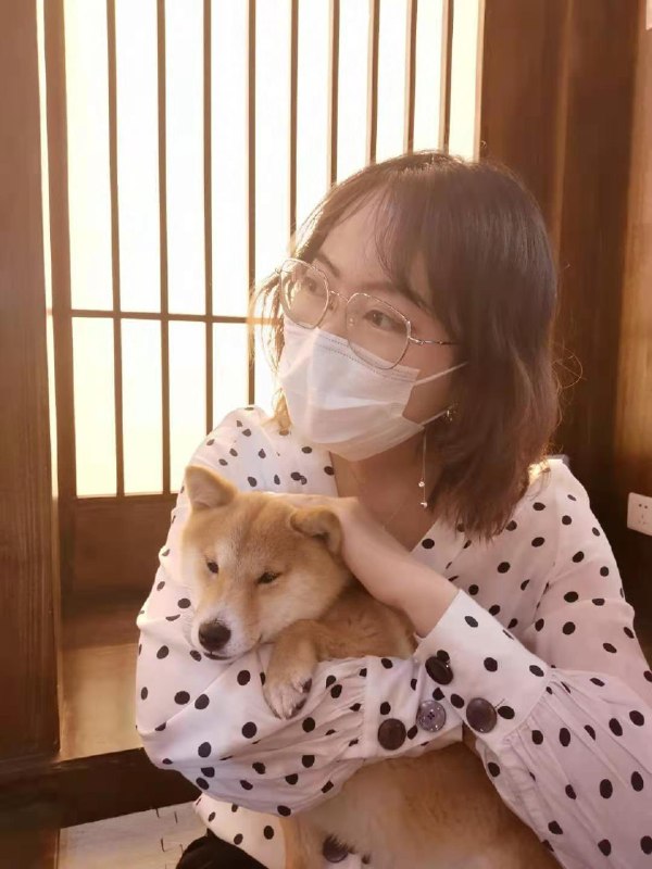 李超然（网名Cathy），95年出生，北师大本科、人大硕士，毕业后就职于北京一金融机构