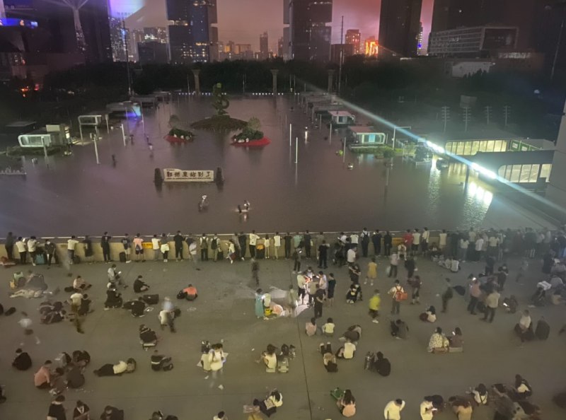 荷兰人 720一周年 又遇到下大雨了