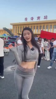 全面建成小康社会咯，我习近平就爱看中国人当猴子全面建成小康社会咯，我习近平就爱看中国人当猴子