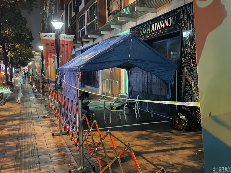 上海猪惨遭铁拳封控，只能说 谁让支那人都不团结呢，大家都苦吧上海猪惨遭铁拳封控，只能说 谁让支那人都不团结呢，大家都苦吧