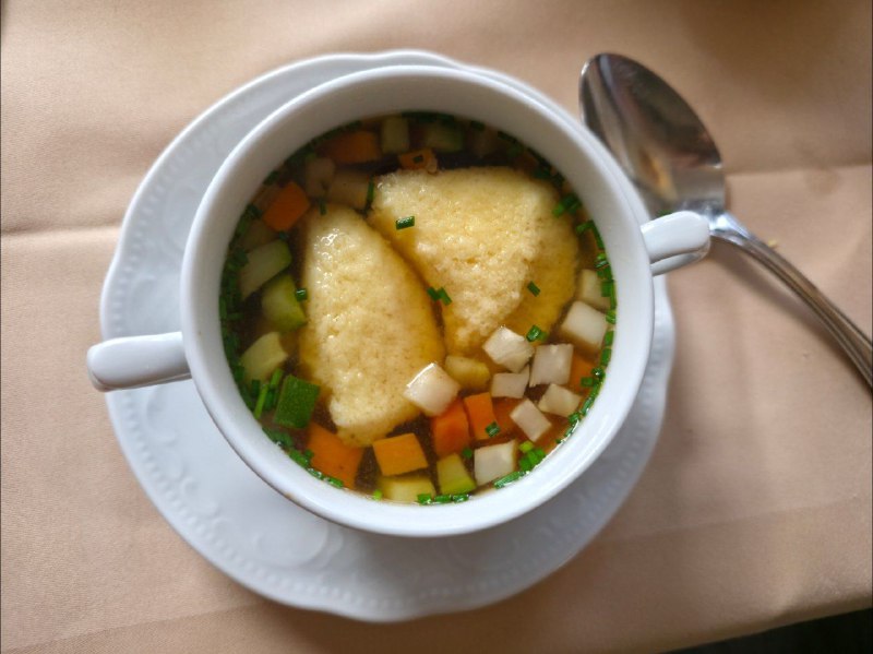 圣诞节宰了头驯鹿🦌吃鹿肉，评价是真心不如冬至东北的饺子，特别是香菇猪又馅的，哈哈哈哈🤣😂#德国美食圣诞节宰了头驯鹿🦌吃鹿肉，评价是真心不如冬至东北的饺子，特别是香菇猪又馅的，哈哈哈哈🤣😂#德国美食