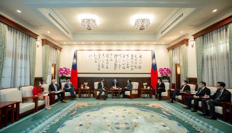 7.19，美国前国防部长艾斯培（Mark Esper）率领美国代表团访问台湾，与总统蔡英文商议同盟抵抗中共习近平侵略台湾议题